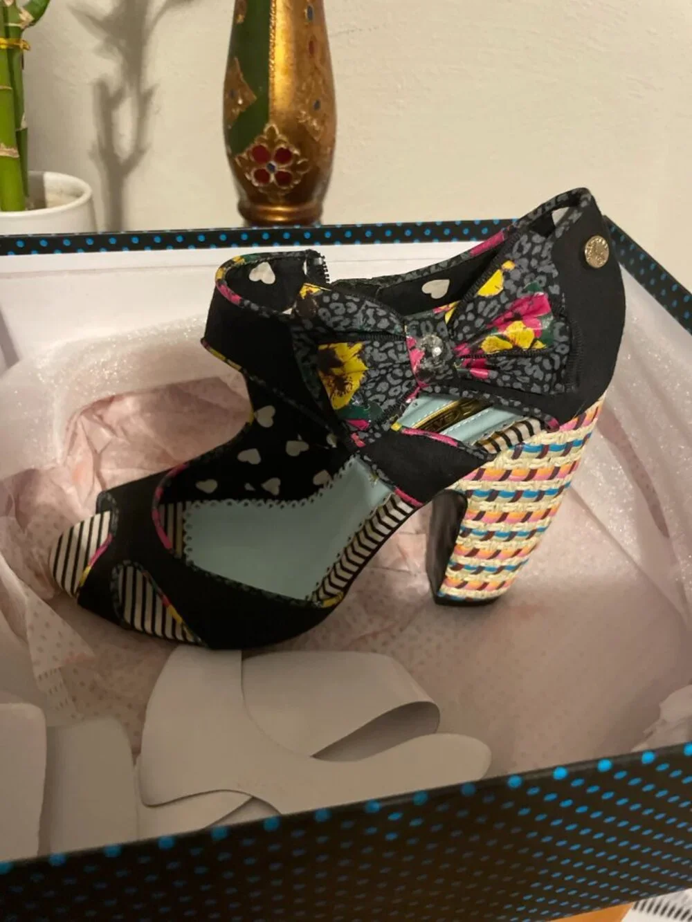 BABYCHAM Vintage-Style Multicolor Woven Heel Platform Shoes – Original Box